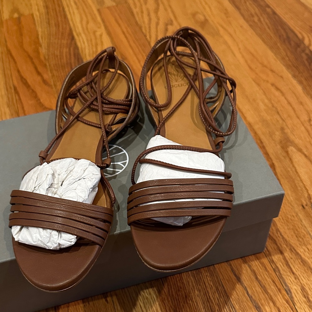 New in Box Coclico CAT Tan/Brown Leather Lace-Up Strappy Sandals